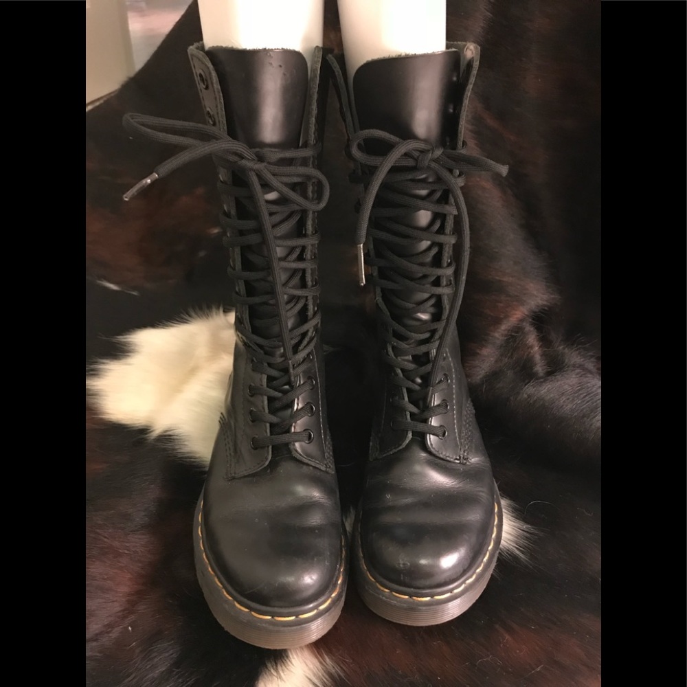 Dr. Marten 1914 smooth black lace up boots